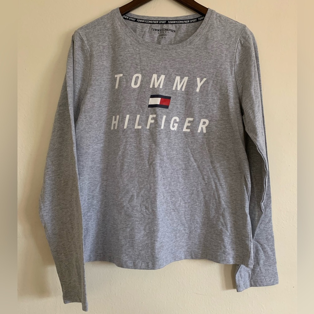 NWOT Tommy Hilfiger Long Sleeve Lightweight Sport Tee